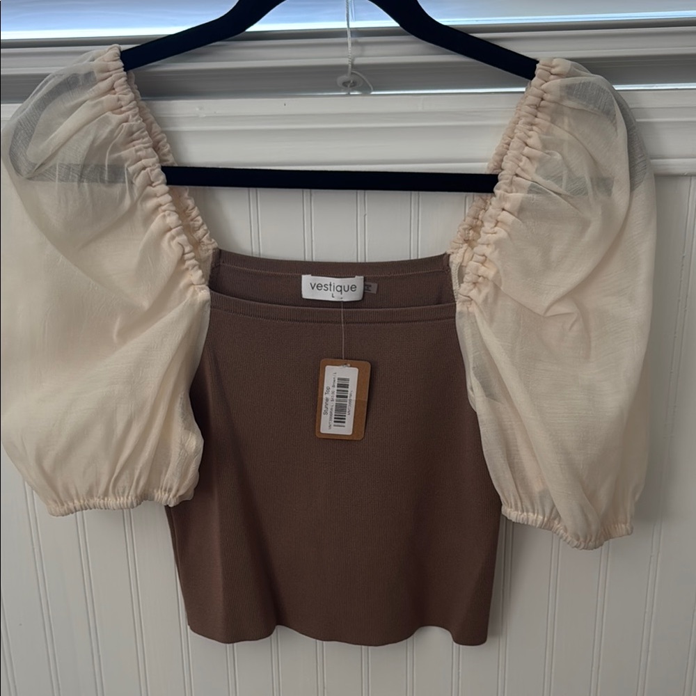 NWT Vestique Women's Brown and Cream Puff Sleeve Top